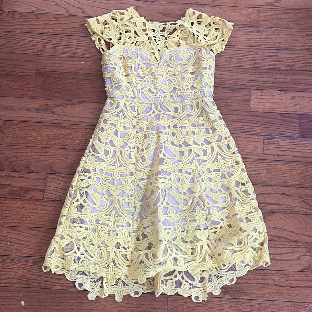 Runs small, this gorgeous French lace, yellow sundress is so beautiful